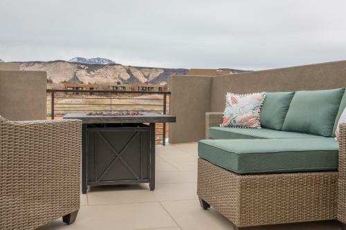 Villa Canyon Views