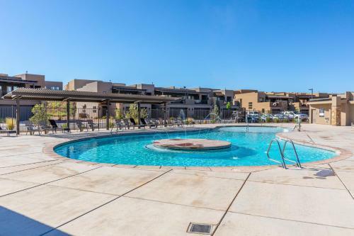 Villa Poolside Oasis