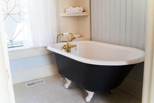 The Mulberry Inn -an Historic Bed And Breakfast