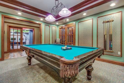 Powderhorn Lodge 411: Mountain Majesty Suite