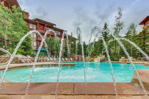 Powderhorn Lodge 411: Mountain Majesty Suite