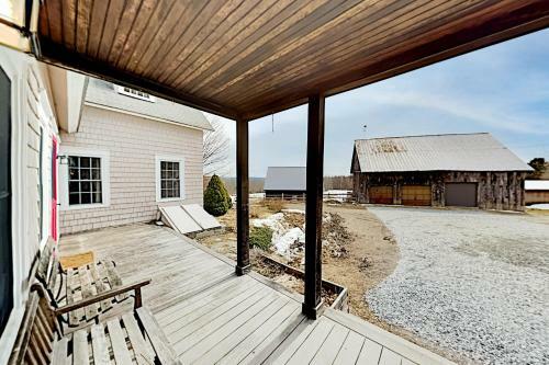 Historic Hemlock Ridge Farm - 40 Acres & Orchards Home
