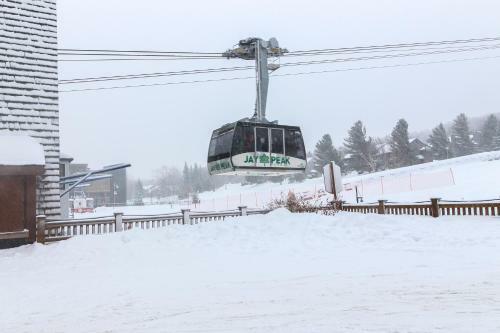 Jay Peak Topper