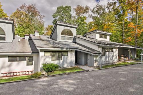 Serene Killington Condo W/spa Near Skiing