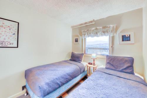 Mountainside Resort D302
