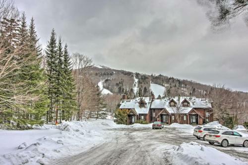 Rustic Peru Townhome With Deck - 30 Yards From Slopes