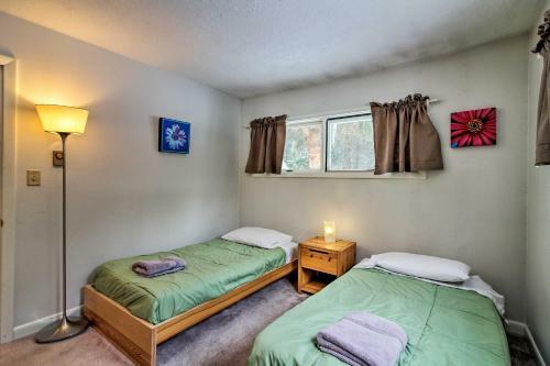 Vermont Getaway With Deck - 6 Miles To Mt Snow!
