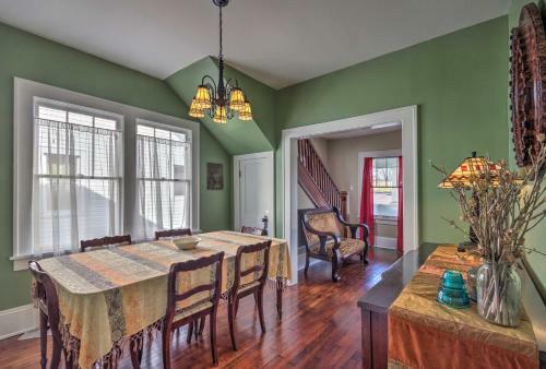 Historic Home 8 Mi To Bristol Motor Speedway