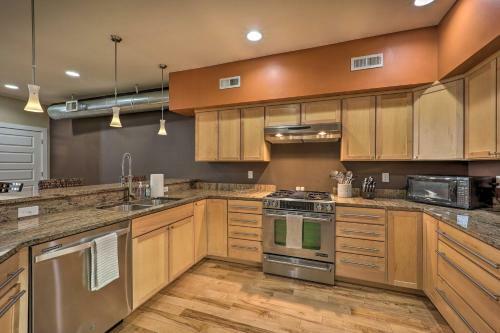 Apartamento Chic Downtown Escape, 8 Mi To Motor Speedway!