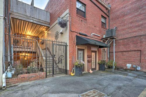 Apartamento Chic Downtown Escape, 8 Mi To Motor Speedway!