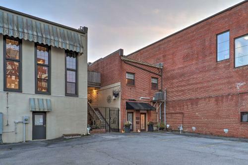 Apartamento Chic Downtown Escape, 8 Mi To Motor Speedway!