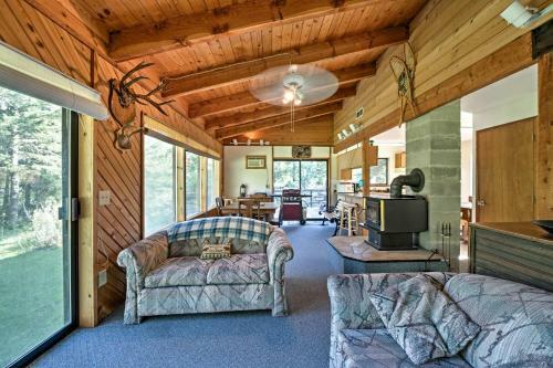 Conconully Cabin On 42 Private Acres Near Hiking!