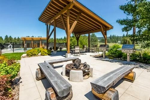 Trail Head Lodge # 302