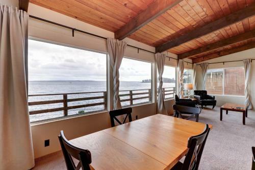 Rockaway Retreat