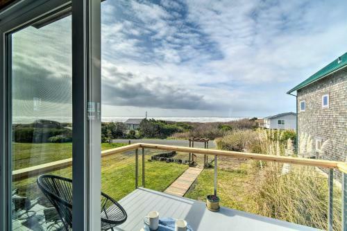 Coastal Retreat Deck, Ocean Views And Walk To Beach