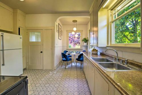 Charming House Less Than 10mi To Olympic National Pk!