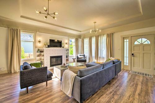 Charming House Less Than 10mi To Olympic National Pk!