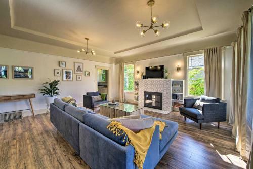 Charming House Less Than 10mi To Olympic National Pk!