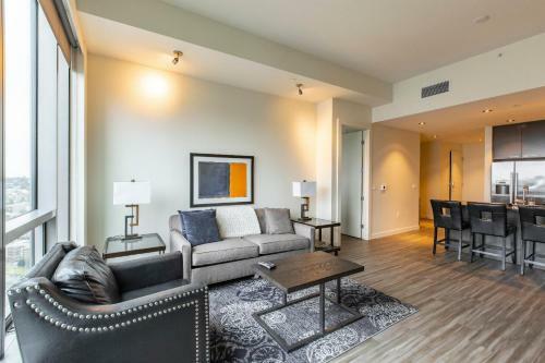 Pike And Pine Apartments