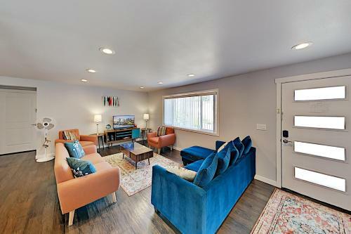 Stylishly Updated Beacon Hill Gem -- Near I-5 Home