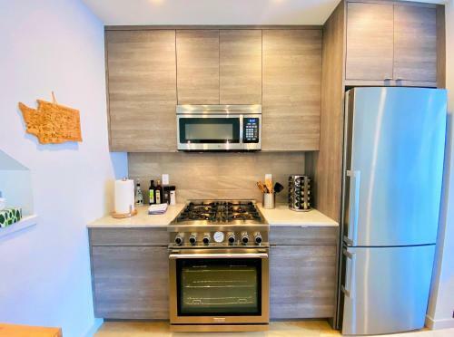 Apartamento Modern Ballard Townhouse - 92 Walkscore & Rooftop!