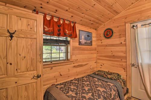 Pet-friendly Semper Fi Cabin With Fire Pit!