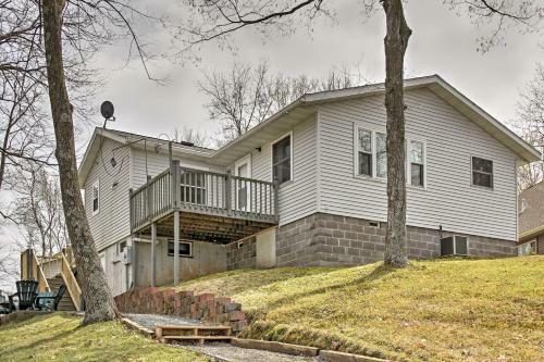 Cozy Balsam Lake Home Deck, Private Dock And Kayaks