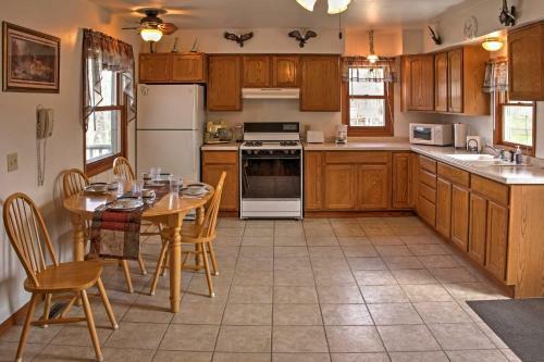 Cozy Balsam Lake Home Deck, Private Dock And Kayaks