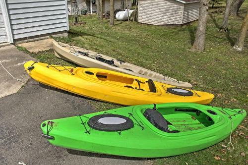 Cozy Balsam Lake Home Deck, Private Dock And Kayaks