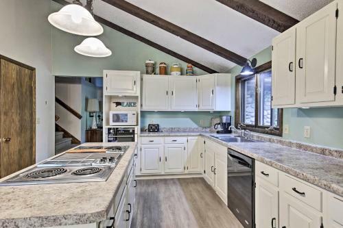 Arbor Vitae Home With Game Room - Snowmobiles Welcome
