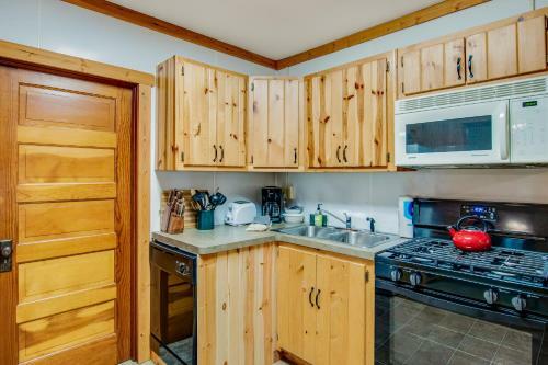 Cedaroma Cabin 4