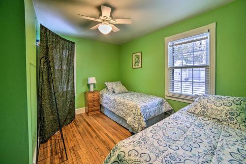 Modern Home With Yard, 1 Mi To Dtwn Sturgeon Bay