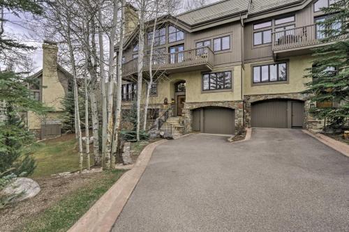 Luxe Greystone Escape With Hot Tub - Walk To Slopes!