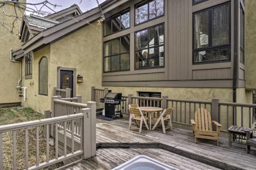 Luxe Greystone Escape With Hot Tub - Walk To Slopes!