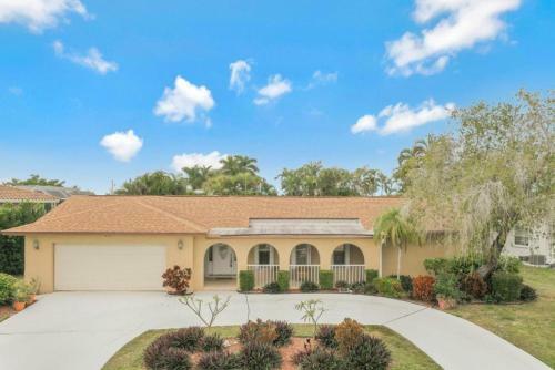 Sand Hill St. 318 Marco Island Vacation Rental