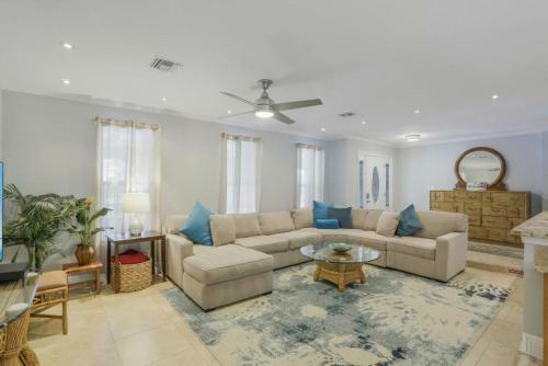 Sand Hill St. 318 Marco Island Vacation Rental