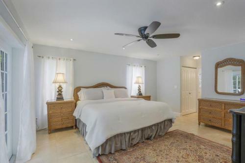 Sand Hill St. 318 Marco Island Vacation Rental