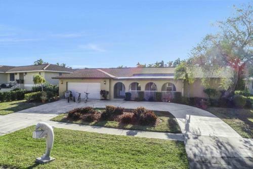 Sand Hill St. 318 Marco Island Vacation Rental
