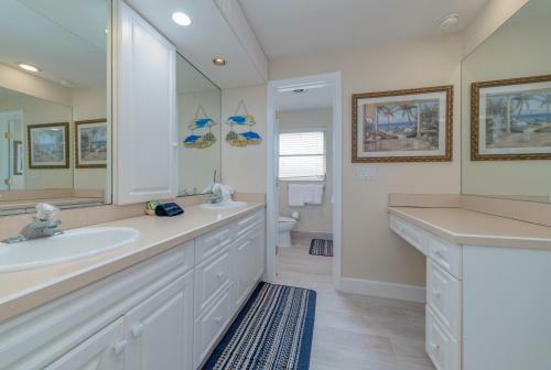 Jewel Of Olde Marco 3 Bed 2 Bath Pool Home Direct Access