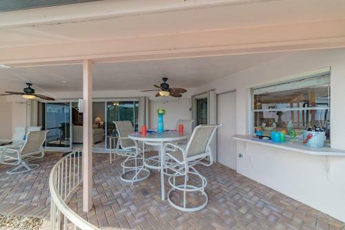Jewel Of Olde Marco 3 Bed 2 Bath Pool Home Direct Access