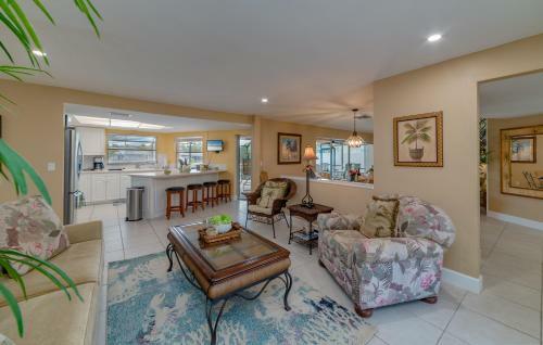 Jewel Of Olde Marco 3 Bed 2 Bath Pool Home Direct Access