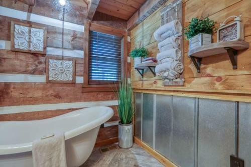 God's Country - 3 Bedrooms, 2 Baths, Sleeps 7 Home