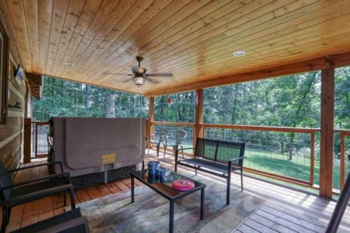 God's Country - 3 Bedrooms, 2 Baths, Sleeps 7 Home