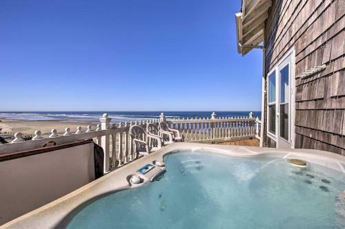 Beachfront Newport Cottage With Private Hot Tub