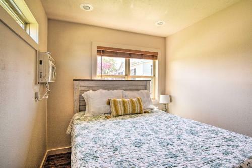 Resort Cabin With Nearby Pool And Lake Access!