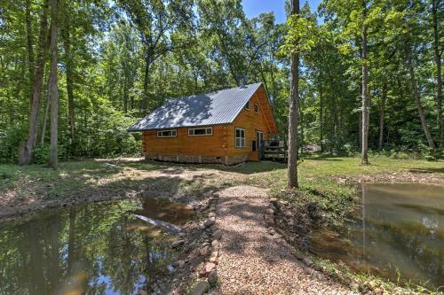 Lyndhurst Cabin On Farm With Pond And Stocked Stream!