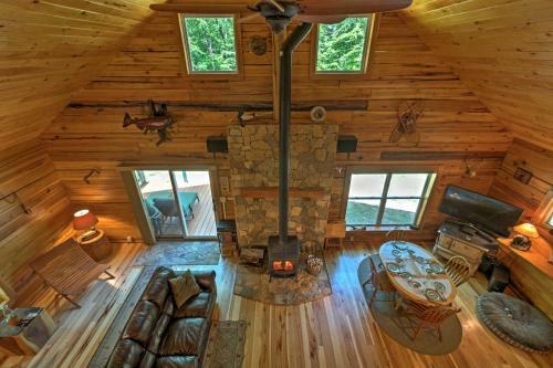Lyndhurst Cabin On Farm With Pond And Stocked Stream!