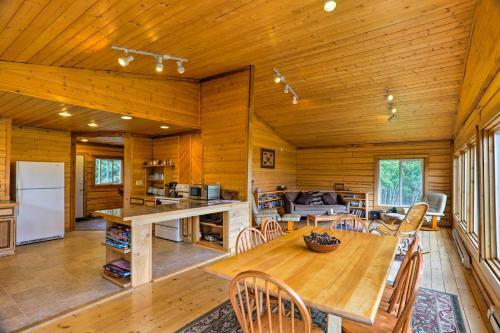 Cabin With Glacier And Mtn Views Walk To Matanuska River