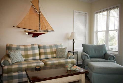 27 Quarterdeck - Three Bedroom House