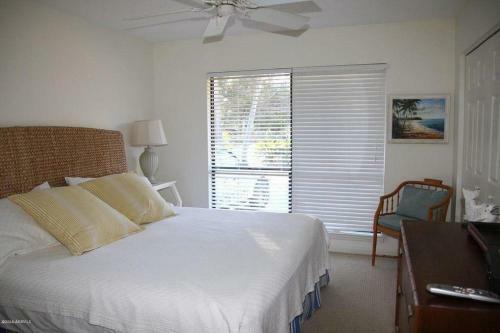 377 Tarpon Blvd